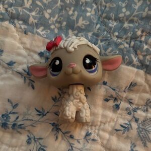 cute lps white lamb with bow